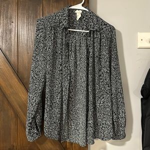 Morris & co X h&m size 6 (definitely fits up to a 10) floral button up blouse